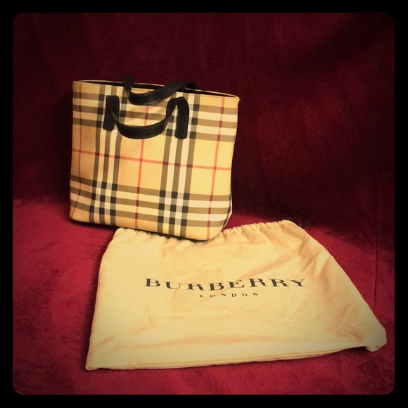 Burberry Handbags - AUTHENTIC Burberry Tote
